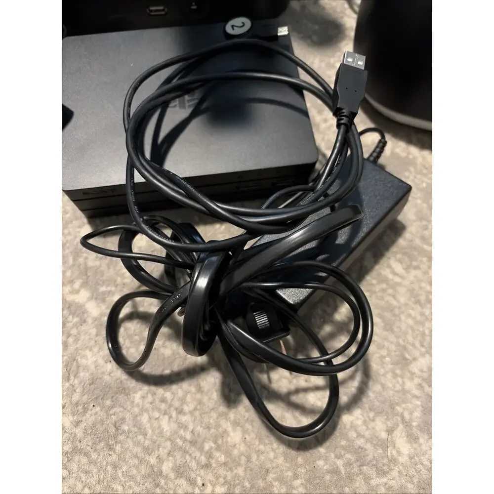 Sony PlayStation 4 VR Headset Move Controllers Camera, All Cords Charging Stand